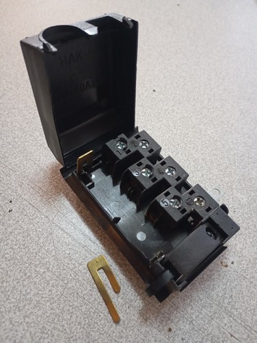 C00136759 bornier 380v - bornier, 40a