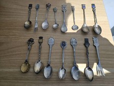 Lot de 15 petites cuillères de collection