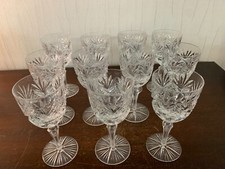 7 verres à vin taillés en cristal de Sèvres (prix à la pièce)