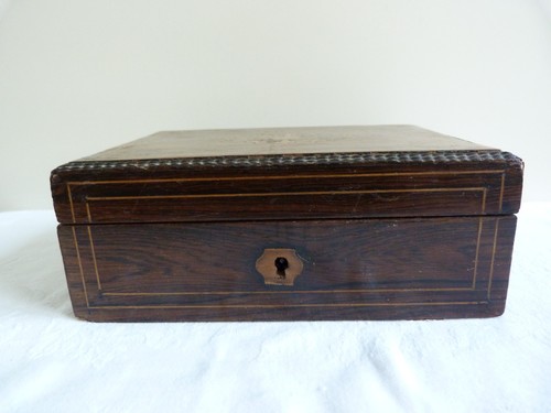 Ancienne boîte bois - boîte, en