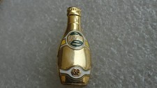 PIN S PERRIER DORE