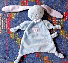 XP / DOUDOU PLAT TEX LAPIN BLEU BLANC ETOILE ARGENTEE  KOM9