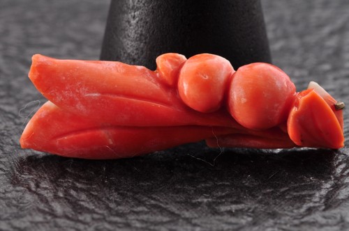 Ancien corail rouge sculpté