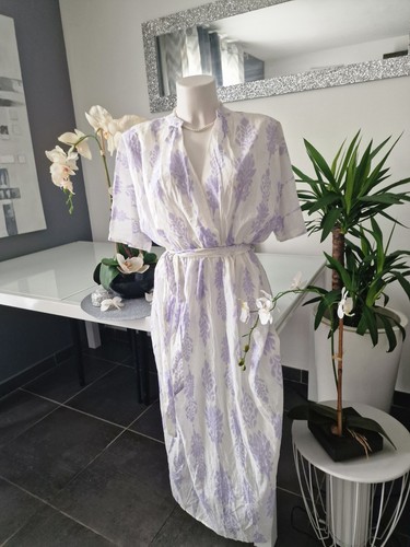 Une robe longue blanc - une, blanc/violet