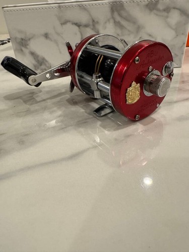 Moulinet conventionnel compact