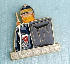 Rare Pin's CRS 46 Sainte Foy les Lyon GIGN
