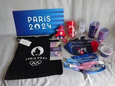 LOT PARIS 2024 : PANCARTE GOBELETS TOT EBAG TOUR DE COU PLAN MASCOTTE SAC BANANE