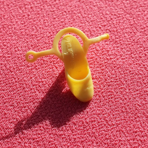 Chaussure jaune pour barbie - pour,