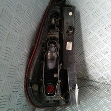 Feu arriere principal droit