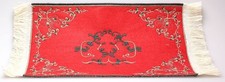 DELPRADO, Tapis rouge pour maison de poupée dimension 24 x 15 cm, échelle 1/1...