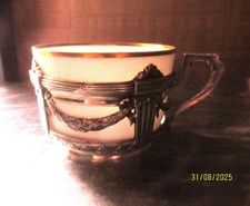 GALLIA;TASSE DEJEUNER EN PORCELAINE DANS UNE RICHE MONTURE DE STYLE LOUIS XVI