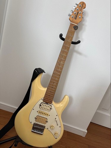 Guitare électrique music man - music,