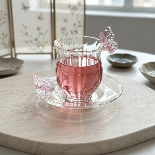 Tasse transparente côtelée
