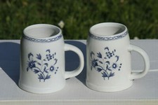 2 chopes pots mugs vintage