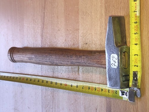 N°762 outillage outils