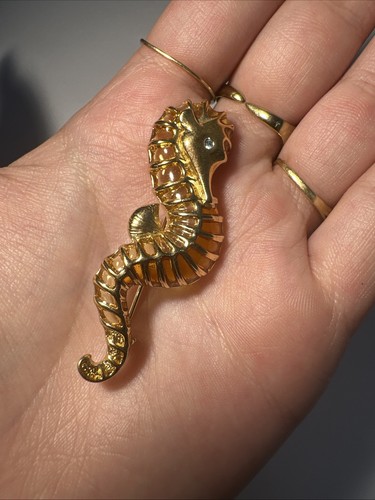 Broche hippocampe doré - broche, et
