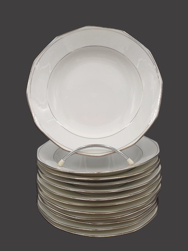 Lot assiettes à - de,