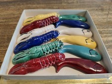 12 PORTE COUTEAUX ANCIENS 1950 EN CERAMIQUE STYLE VALLAURIS  SARDINE ET HOMARD