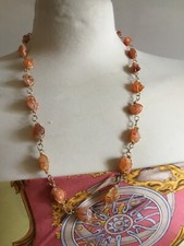 Collier pierre semi précieuse cornaline en très bon état.