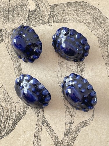 Boutons anciens en - 4,