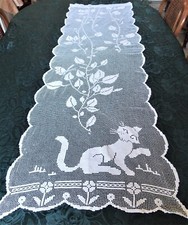 RIDEAUX  BRODE MAIN SUR FILET LE CHAT  LA PAIRE