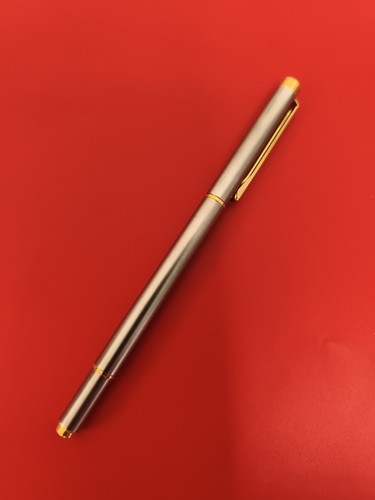 Stylo ancien finition métal