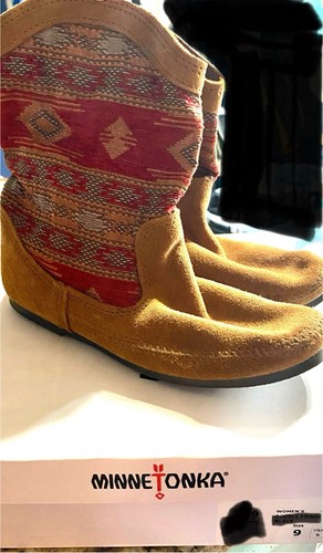 Minnetonka boots size - minnetonka, 9