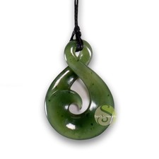 Pendentif Maori jade vert infini koru Maori art Nouvelle-Zélande fait main
