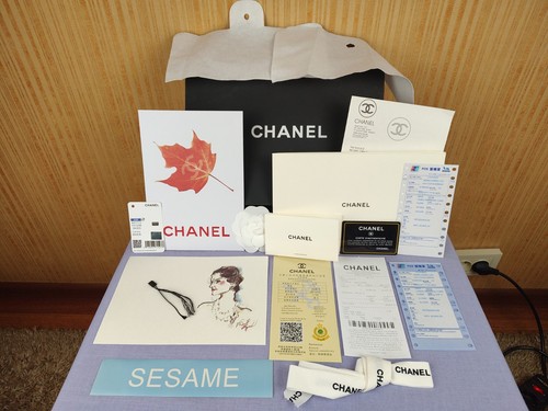 Chanel boîte vide carte