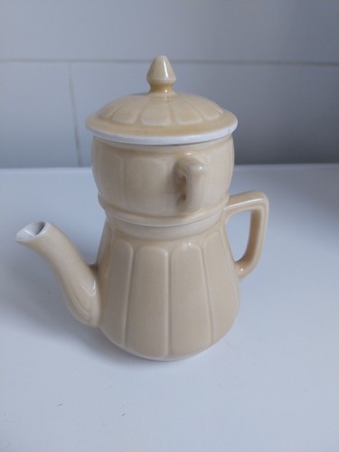 Ancienne petite cafetière