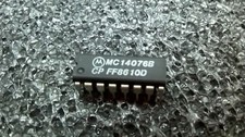 Lot de 3 x  MC14076B 4 Bit