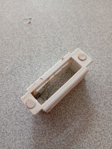 13660230 plastique bouton - 13660230,