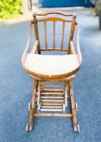 Ancienne chaise haute enfant - haute, d'enfant