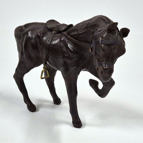 Figurine cheval cuir - figurine,