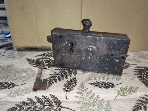 Ancienne jolis grosse serrure - ancienne,