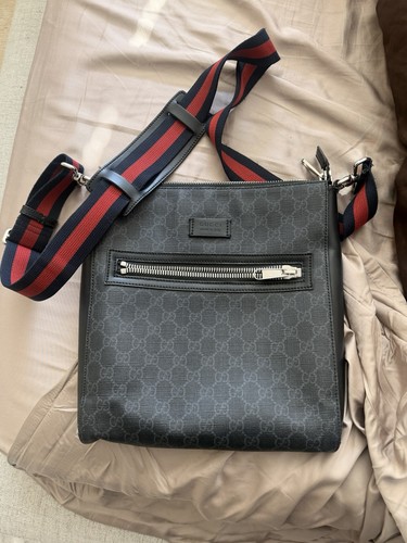 Gucci Shoulder Bag GG Supreme