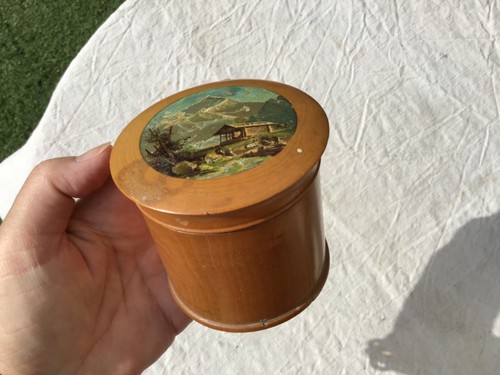 Ancienne petite boîte - , ronde