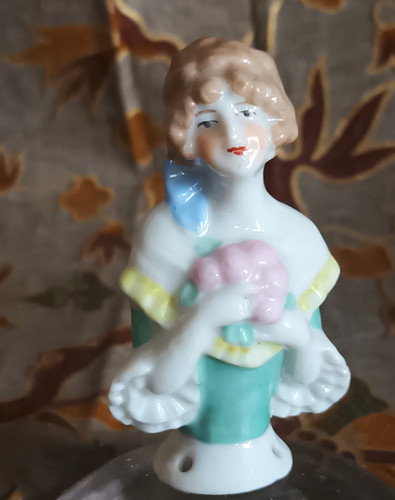 Demi figurine half doll - figurine, half-doll