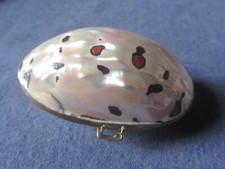 ANCIENNE BOITE A CHAPELET FORME OEUF NACRE