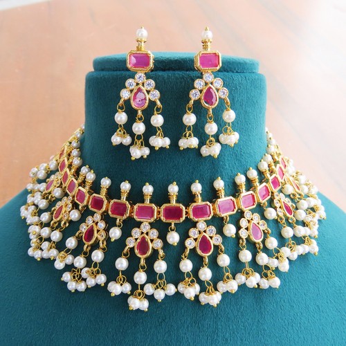 Collier ras cou - du, plaqué