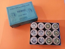 ANCIENNE BOITE 12 BOBINES FIL BLANC ET NOIR "CABLE TÊTE DE CHEVAL VERT" THIRIEZ