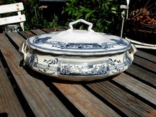 Légumier ancien soupière bleue décor médaillon signé SAINT AMAND époq année 1895