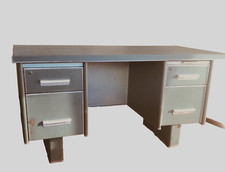 bureau années 70 en métal dessus verre . XX siècle .