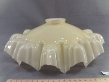 abat jour ancien en opaline jaune clair Ø 28,1 cm à collerette (DF32B)