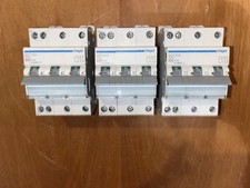 DISJONCTEUR TETRAPOLAIRE 20A