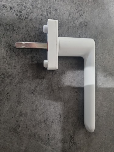 Poignee fenetre pvc - fenetre,