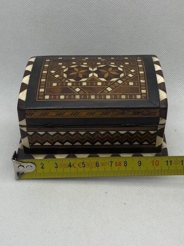 Vintage wooden jewellery box