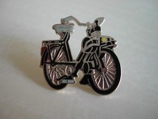 Joli pin's émaillé - Vélo SOLEX noir signé DEMONS & MERVEILLES