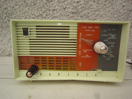 Poste radiola radio bakélite - poste,