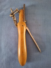 ANCIEN. OUTIL CHASSE